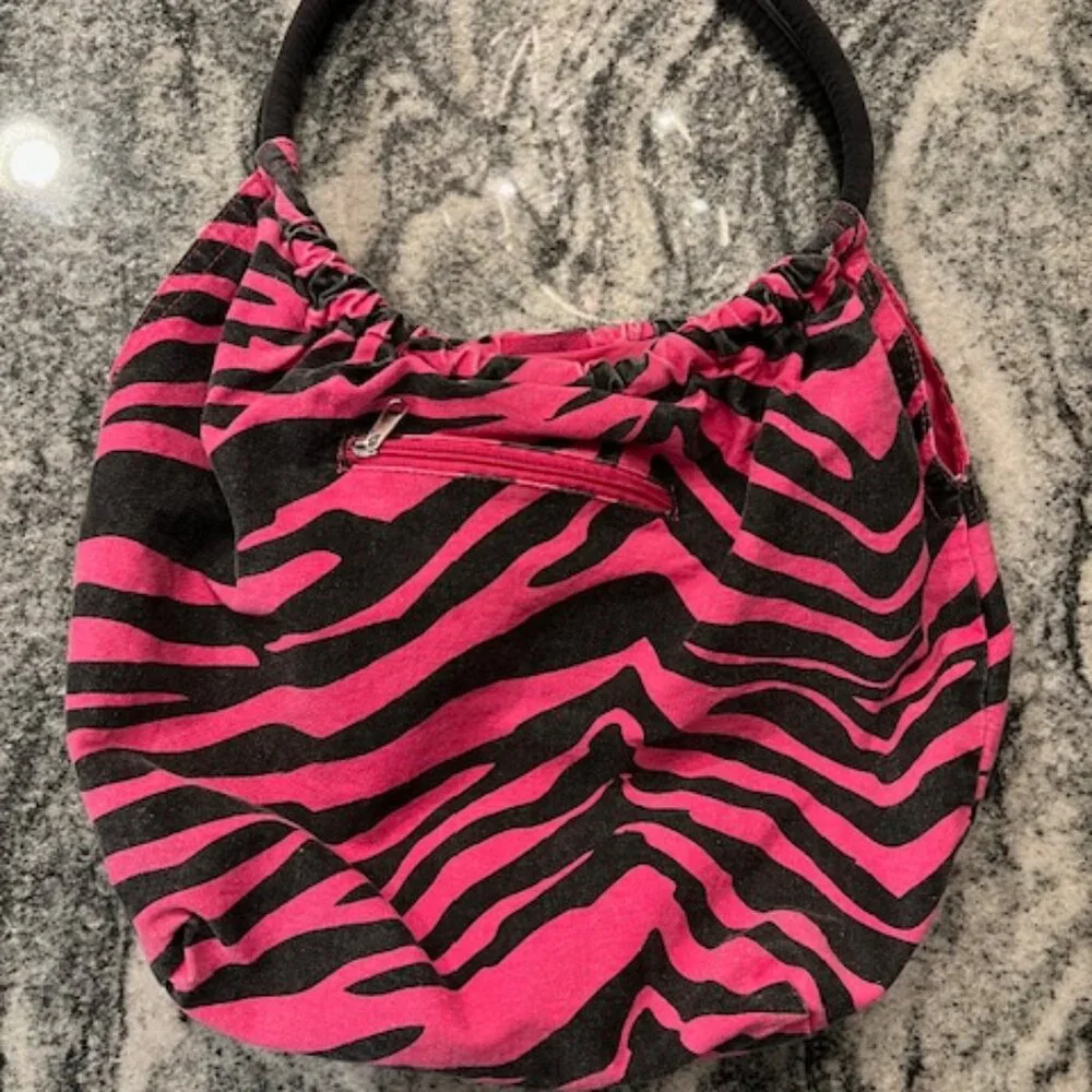 Joe‎ Boxer hobo-style Tote